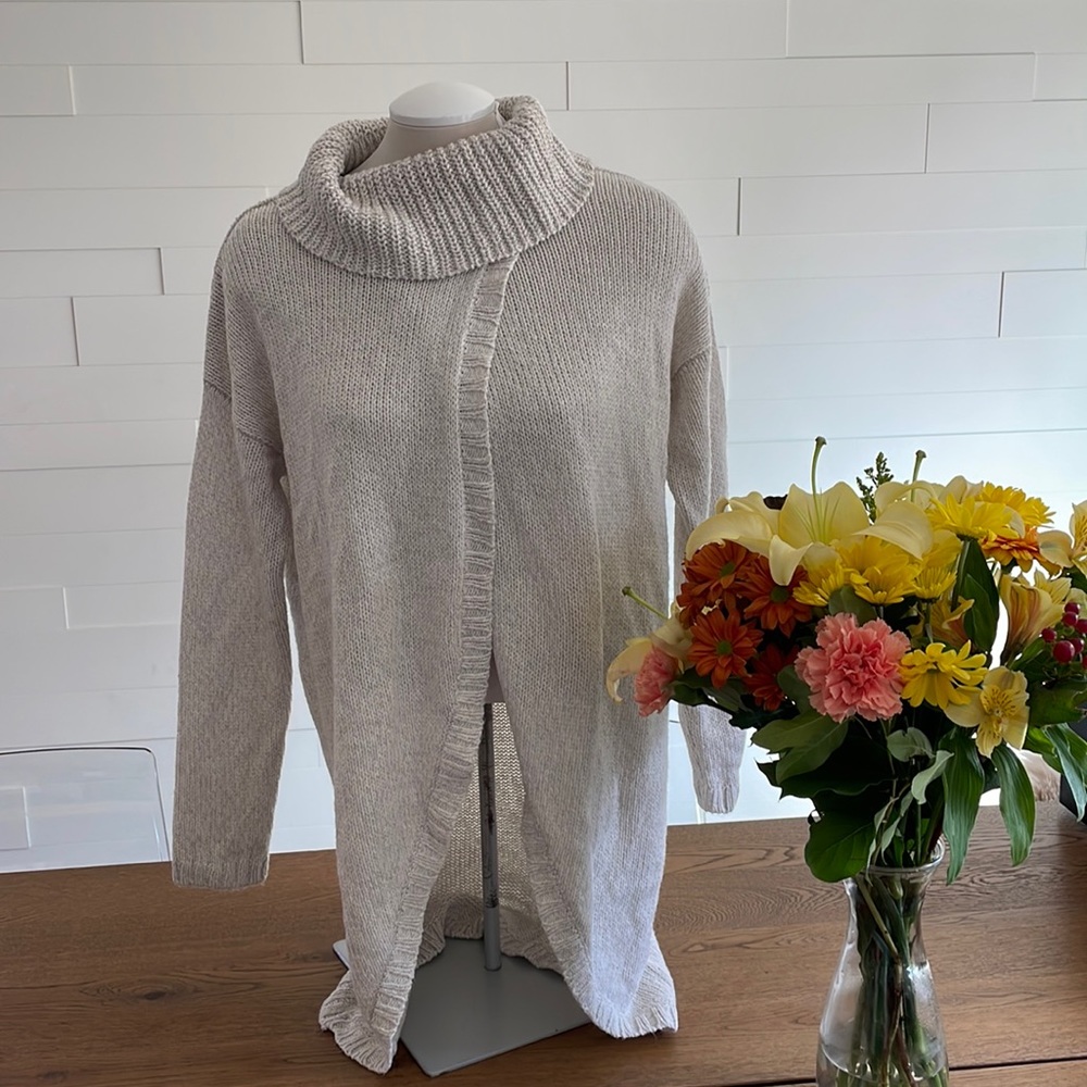 XS Eclipse Long Sweater Cream